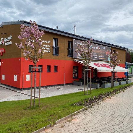 Penzion Kuzelna Ξενοδοχείο Trutnov Εξωτερικό φωτογραφία
