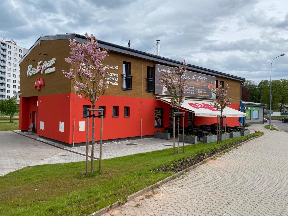 Penzion Kuzelna Ξενοδοχείο Trutnov Εξωτερικό φωτογραφία